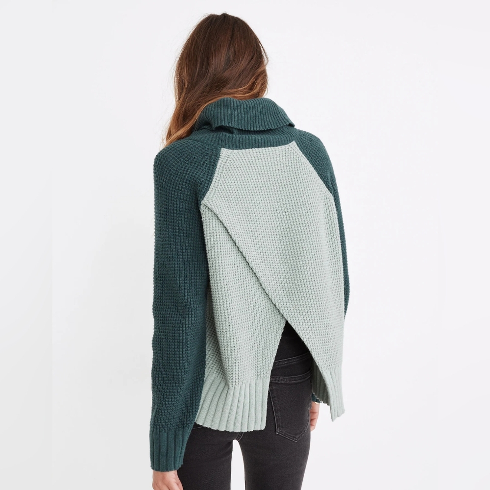 Madewell - Colorblock Eastbrook Turtleneck Cross-Back Sweater | XS: Sage Green - Picture 9 of 15